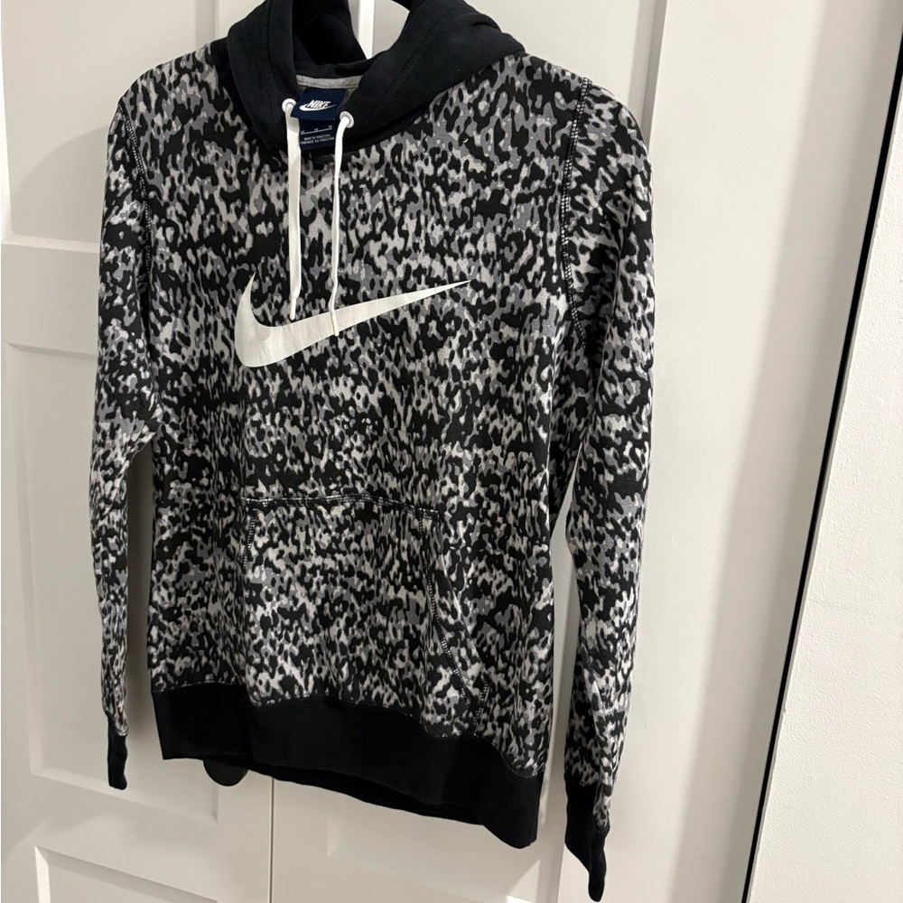 Nike Black and White Patterned Hoodie